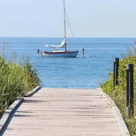 In Strandnaehe In *